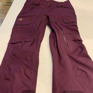Like new MEC Goretex women’s snow ski pants